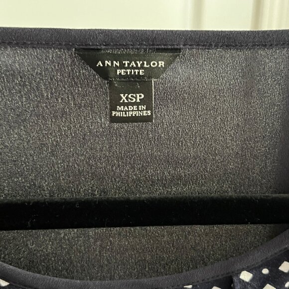 Ann Taylor Geo Print Keyhole Crossover Blouse Petite XS - Picture 4 of 8